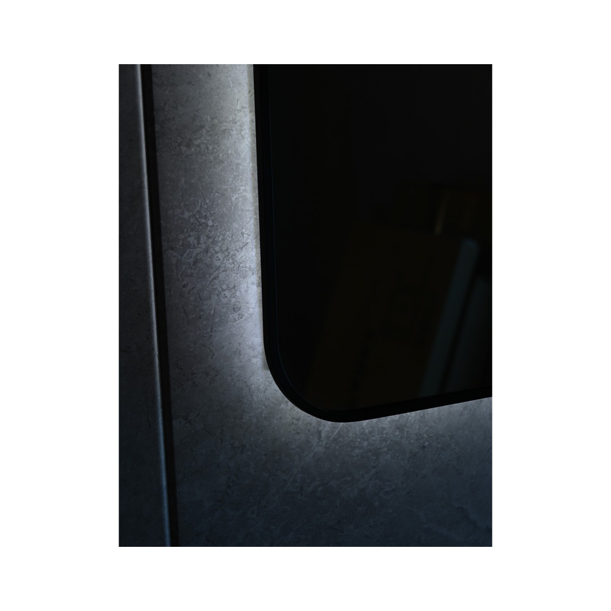 ΚΑΘΡΕΦΤΗΣ LED ΜΕ ΚΟΡΝΙΖΑ ΑΛΟΥΜ. 8MM 60x80 [VIGO] - Image 3