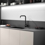 ΜΑΥΡΗ ΓΡΑΝΙΤΕΝΙΑ μπαταρία κουζίνας ψηλή 7107005