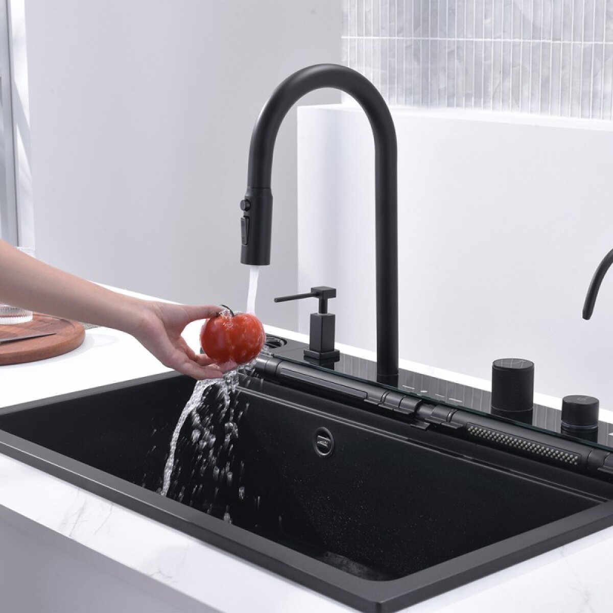 SMART KITCHEN FAUCET ΟΡΕΙΧΑΛΚΙΝΗ ΜΠΑΤΑΡΙΑ ΚΟΥΖΙΝΑΣ - Image 2